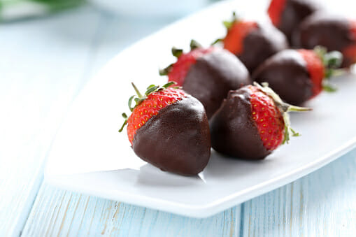 Canna-chocolate strawberries